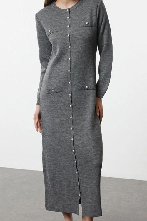 Moda Stil Fitted Bisiklet Yaka Maxi Boy Tesettür Triko Düğmeli Elbise