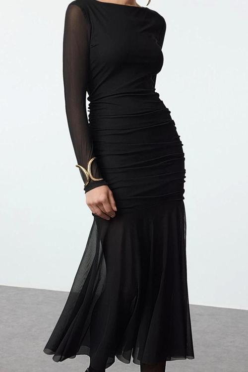 Moda Stil Fitted Kayık Yaka Midi Boy Vücuda Oturan Tül Elbise