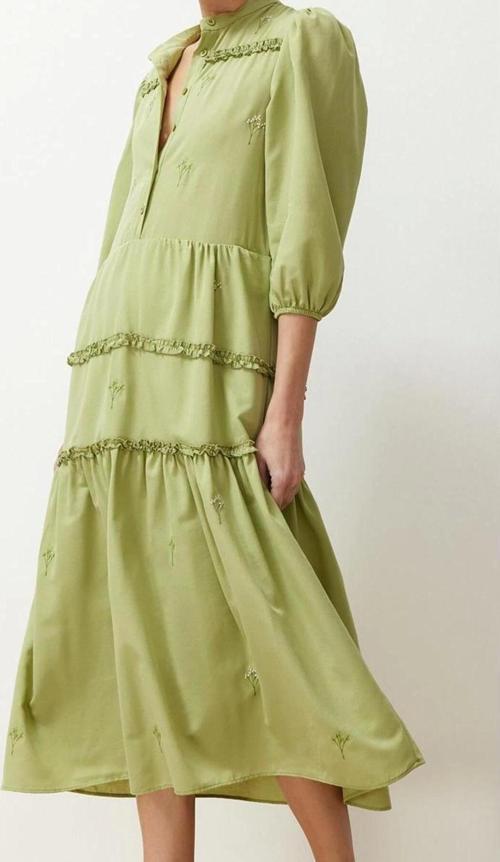 Moda Stil Regular Gömlek Yaka Midi Boy Açık Düz Kesim Nakışlı Dokuma Elbise