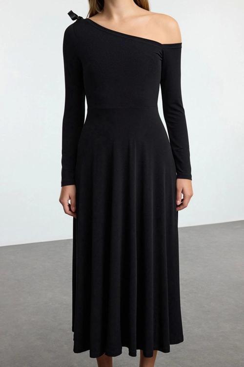 Moda Stil Slim Asimetrik Yaka Midi Boy Fiyonk Detaylı Kuşaklı Skater Örme Elbise