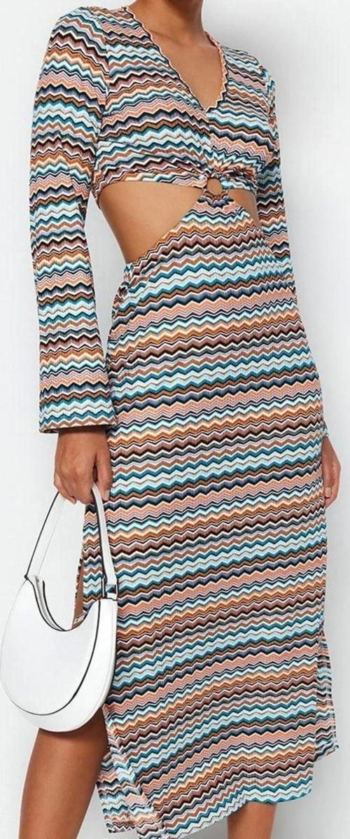 Moda Stil Regular V Yaka Maxi Boy Cut Out Detaylı Baskılı Esnek Örme Elbise