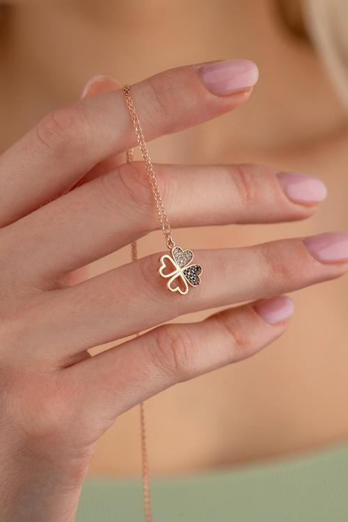 Kalp Motifli 4 Yapraklı Yonca Gümüş Kolye