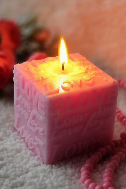 Love Kabartmalı Kübik Aşk Mum