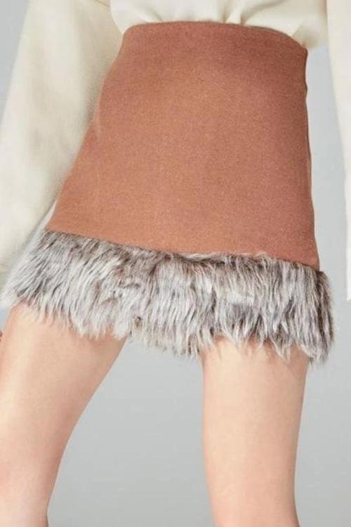 Moda Regular Düz Desen Şık Gece Maxi Boy Etek Ucu Peluş Detaylı Süper Mini Dokuma Etek