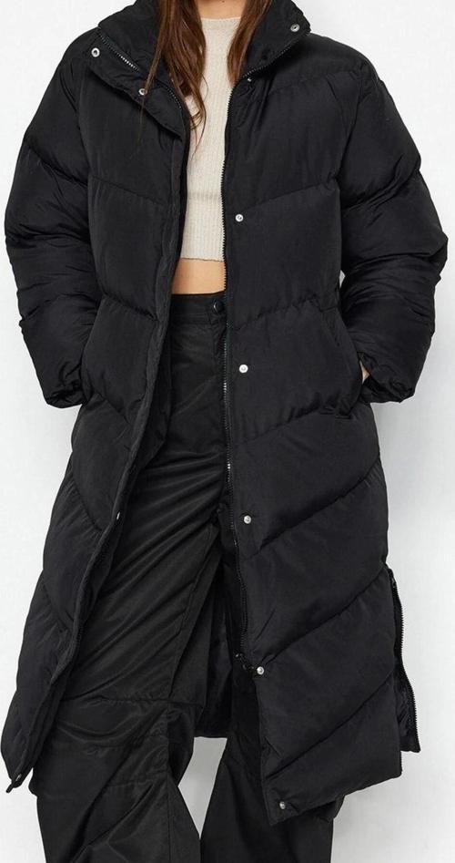 Tasarım Düz Astarlı Yaka Uzun Regular Dik Kadın Yandan Fermuar Detaylı Su İtici Uzun Şişme Mont