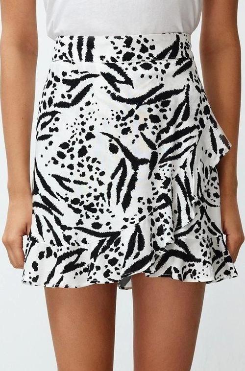Moda Dokuma Yüksek Bel Boru Paça Gündelik Batik Desenli Etek Ucu Fırfırlı Viskon Dokuma Şort Etek