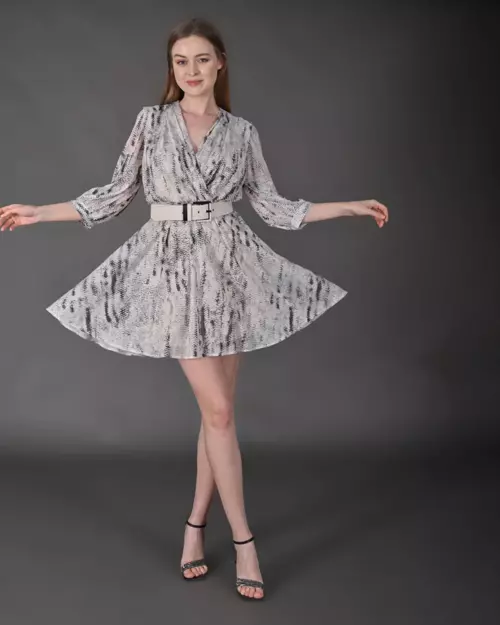 Kadın Yeni Sezon Mini Boy Desenli Truvakar Kol Kemer Detaylı Mini Elbise