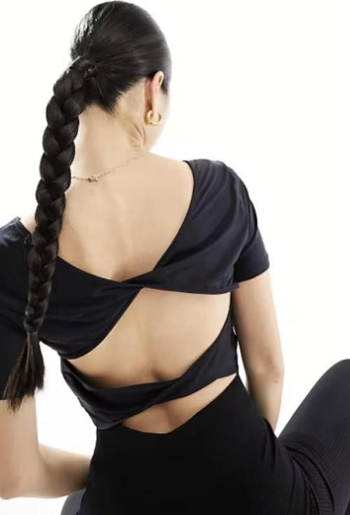 One Dri-Fit Twist Kadın Siyah Crop T-shirt