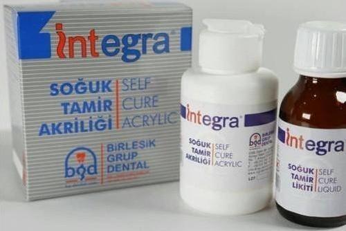 Beyaz Renk Diş Hekimliği Fakültesi Öğrencileri Için Soğuk Tamir Akriliği 80 gr Akrilik 50 ml Likit
