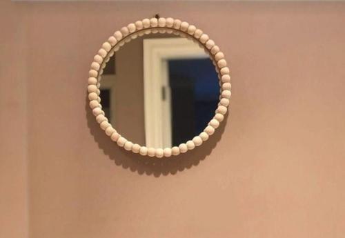 El Yapımı Dekoratif  Boncuklu Rafya Ayna 24 cm