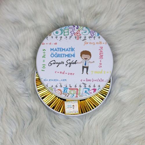 Matematik Öğretmeni Metal Kutuda Çikolata 100 Adet 004