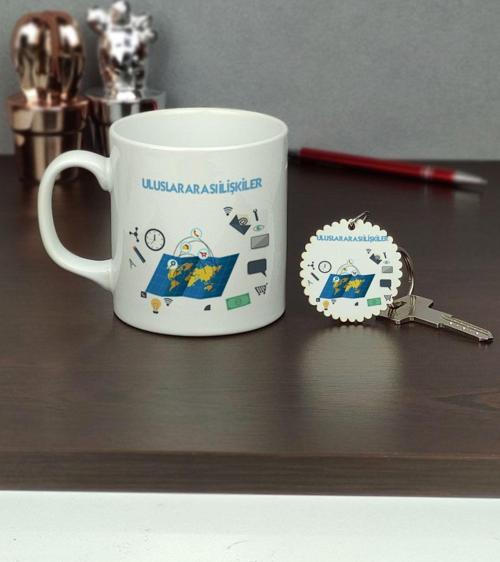 Uluslar Arası Ilişkiler Kupa Bardak Ve Anahtarlık Set