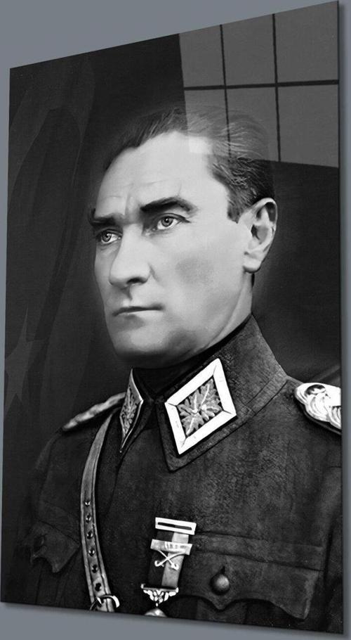 Atatürk Portre Üniformalı Siyah Beyaz Cam Tablo Hediyelik Büyük Tablo Ev Ofis Dekoru