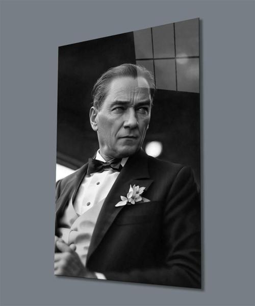 Atatürk Siyah Beyaz Dikey Cam Tablo Hediyelik Büyük Tablo Ev Ofis Dekoru