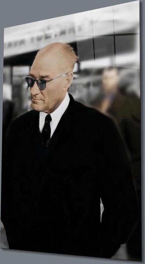 Atatürk Dikey Cam Tablo Hediyelik Büyük Tablo Ev Ofis Dekoru