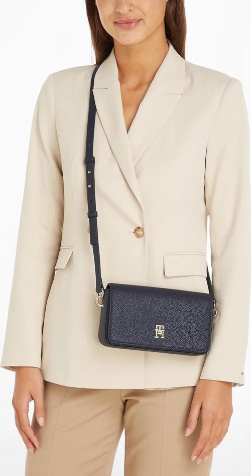 TOMMY HILFIGER KADIN OMUZ ÇANTASI AW0AW15180-DW6