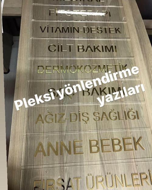 40X15 Cm Ebatlı Asma Delikli Pleksi Yönlendirme Levhası Yön Yazısı