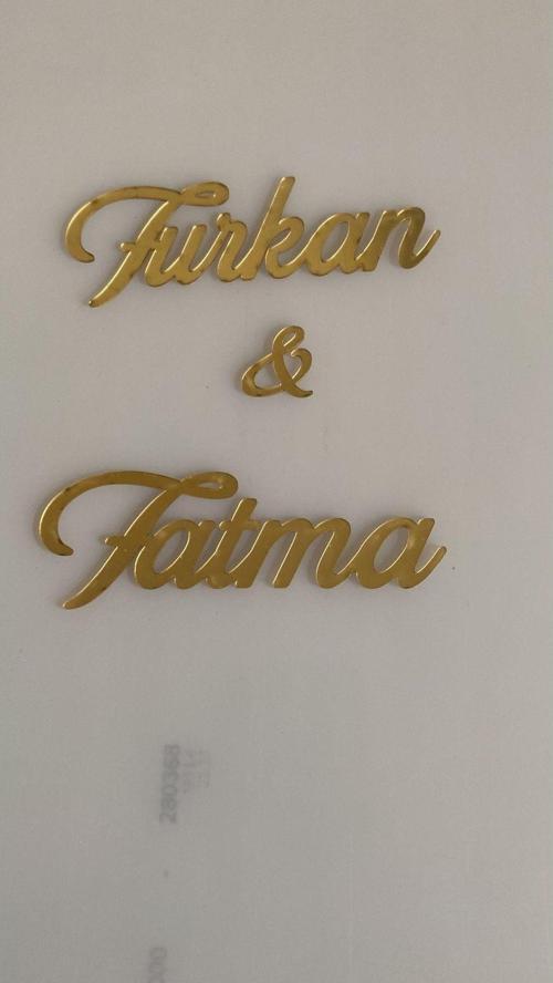 Pleksi İsim İkili İsim Ve Yazısı İle Çiçek Kutusu Çikolata Kutusu Üzeri Pleksi İsim 10 Ar Cm