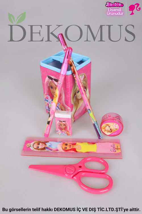 DEKOMUS İLE LİSANSLI BARBIE FULL METAL KALEMLİK (MASAÜSTÜ ORGANİZER)KIRTASİYE SETİ