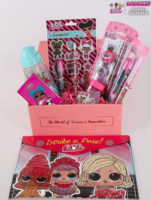 DEKOMUS İLE LİSANSLI L.O.L. SURPRISE ÖZEL KUTULU PREMIUM KIRTASİYE SETİ ÇİFT TARAFLI NOT DEFTERİ,CETVEL,KURŞUN KALEM,KAL