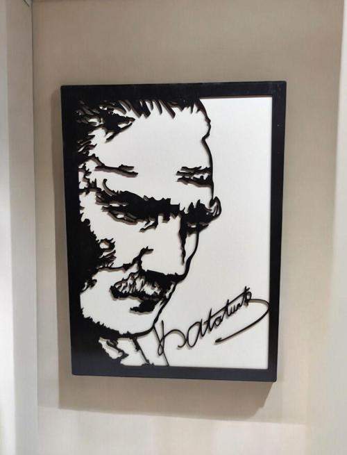 Atatürk Portre Ve İmzalı  - 40X65 Cm Mdf Duvar Tablosu