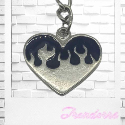 Gothic Alevli Kalp Desenli Metal Anahtarlık Ve Çanta Süsü