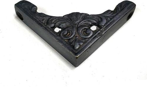 Antika Tarz Dekoratif Pirinç Köşe Süsü - 58x58 mm, Oksit