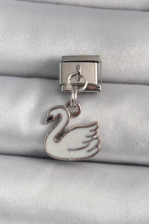 Gümüş Renk Sallantı Beyaz Kuğu Model Nomination Charm - EBJ250113W30383