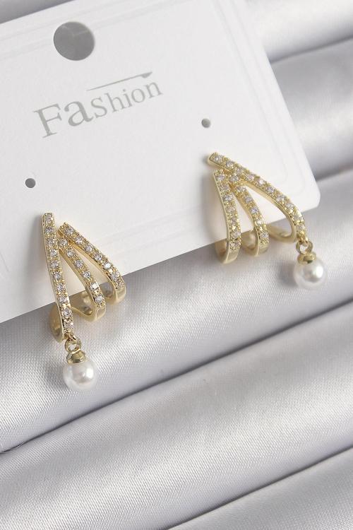 Pirinç Gold Renk Zirkon Taşlı Pençe Model İnci Detay Kadın Küpe - EBJ250113W30479