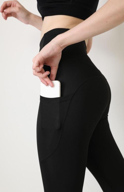 Kadın Siyah Yüksek Bel Çift Cepli Push Up Toparlayıcı Sıkılaştırıcı Spor Tayt