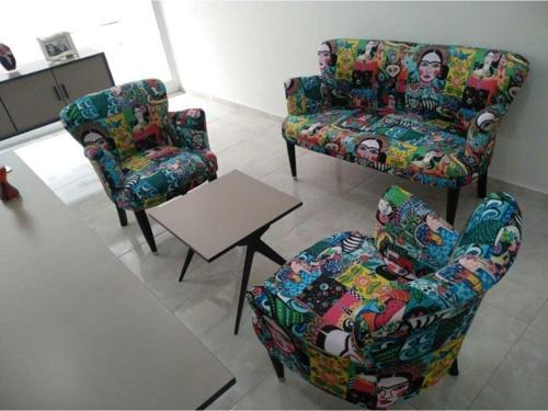 Kadın Desenli 2 1 1 Çay Seti - Oturma Grubu - Gürgen Iskelet Bahçe Seti (Balkon - Salon - Ofis - Cafe)