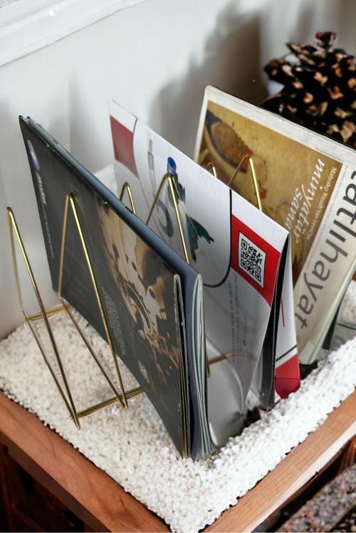 Metal Plaklık, Dergilik Üçgen 6 Gözlü Plaklık & Gazetelik & Dergilik