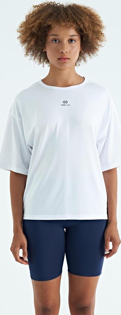 Beyaz O Yaka Baskı Detaylı Oversize Kısa Kol Kadın T-Shirt - 97263