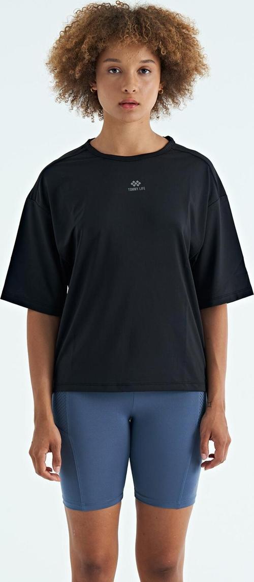 Siyah O Yaka Baskı Detaylı Oversize Kısa Kol Kadın T-Shirt - 97263