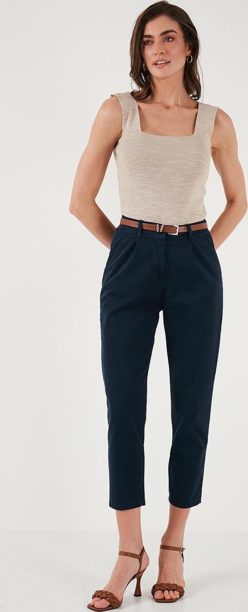 Streç Pamuklu Regular Fit Yüksek Bel Düz Kısa Paça Kemerli Bayan Pantolon 668YP5335 LACİVERT
