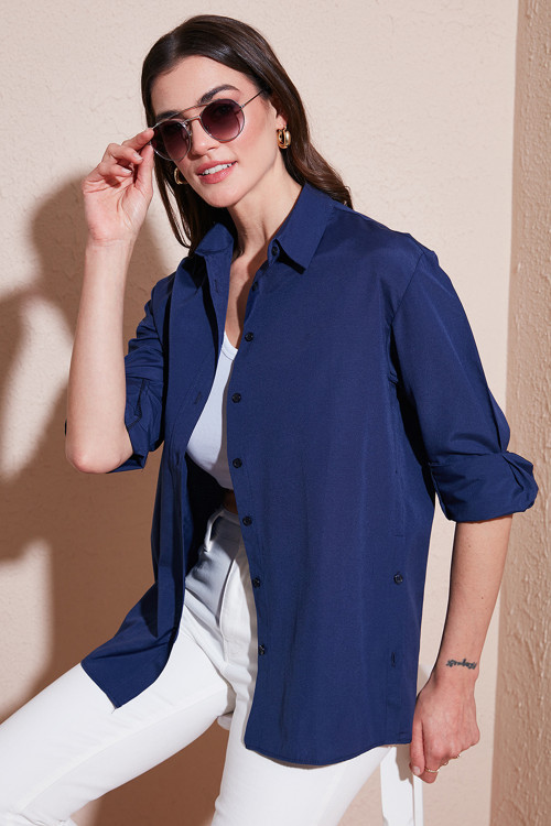 Pamuklu Regular Fit İliklenebilen Yırtmaç Detaylı Bayan Gömlek 6772920 LACİVERT