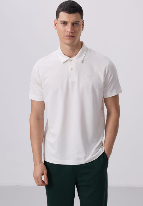 Ekru Basic Göğüs Logolu Standart Kalıp Triko Polo Yaka Erkek T-Shirt - 87768