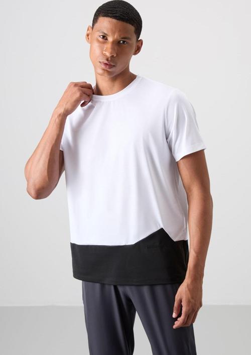 Beyaz Polyester Nefes Alan Dokulu İnce Esnek Standart Fit Erkek Performans T-Shirt - 88383
