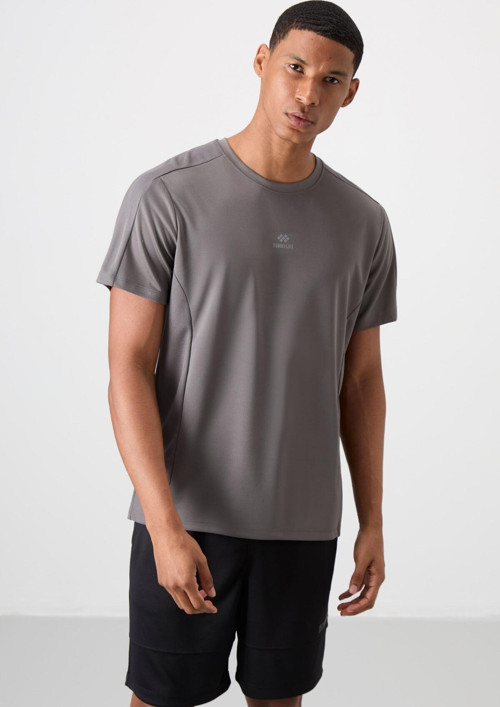 Koyu Gri Polyester Nefes Alan Dokulu İnce Esnek Standart Fit Erkek Performans T-Shirt - 88390