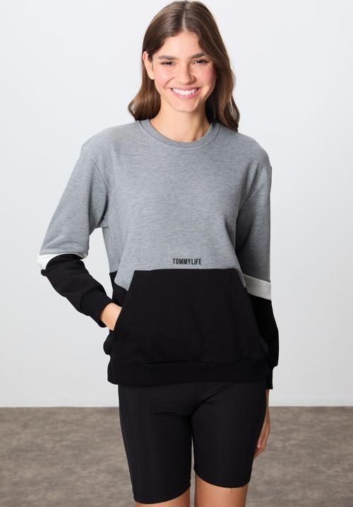 Gri Melanj Kompakt Pamuklu Kalın Pürüzsüz Dokulu O Yaka Oversize Fit Kadın Sweatshirt - 97289