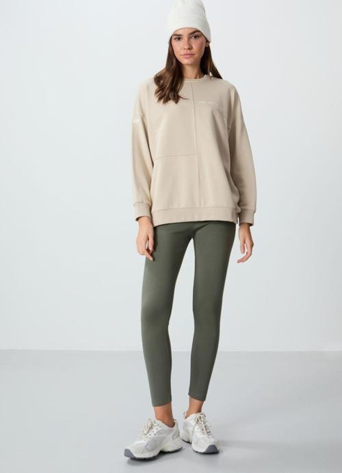 Bej Kompakt Pamuklu Kalın Pürüzsüz Dokulu O Yaka Oversize Fit Kadın Sweatshirt - 97288
