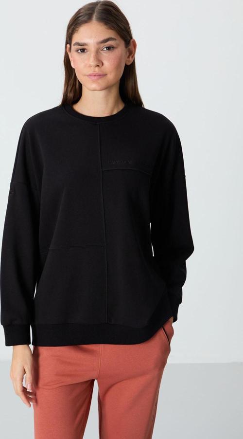 Siyah Kompakt Pamuklu Kalın Pürüzsüz Dokulu O Yaka Oversize Fit Kadın Sweatshirt - 97288