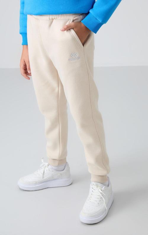 Bej Pamuklu Kalın İçi Tüylü Yumuşak Dokulu Standart Fit Nakışlı Erkek Çocuk Eşofman Alt - 11224