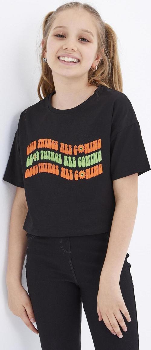 Siyah Oversize Renkli Yazı Baskılı Düşük Omuz O Yaka Kız Çocuk Crop T-Shirt  - 75038