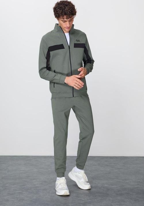 Haki Yüzeyi Dokulu Standart Fit Nakışlı Erkek Eşofman Takım - 85248
