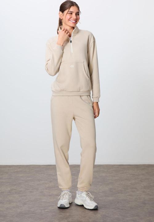 Bej Kompakt Pamuklu Kalın Pürüzsüz Dokulu Dik Yaka Oversize Fit Kadın Eşofman Takım - 95342