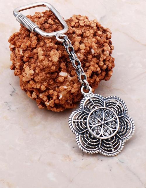 Telkari Papatya Tasarımlı Elişi Gümüş Anahtarlık 141