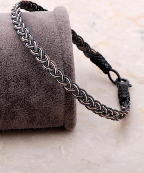 Kazaziye İşlemeli Gümüş Erkek Bileklik 3413