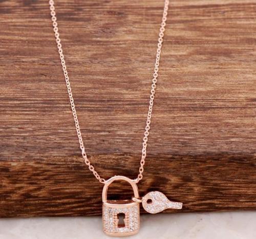 Tasarım Kilit Rose Gümüş Kolye 4110