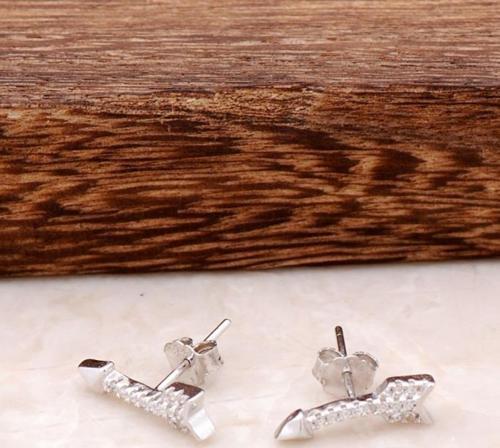 Rodyumlu Tasarım Gümüş Küpe 2474